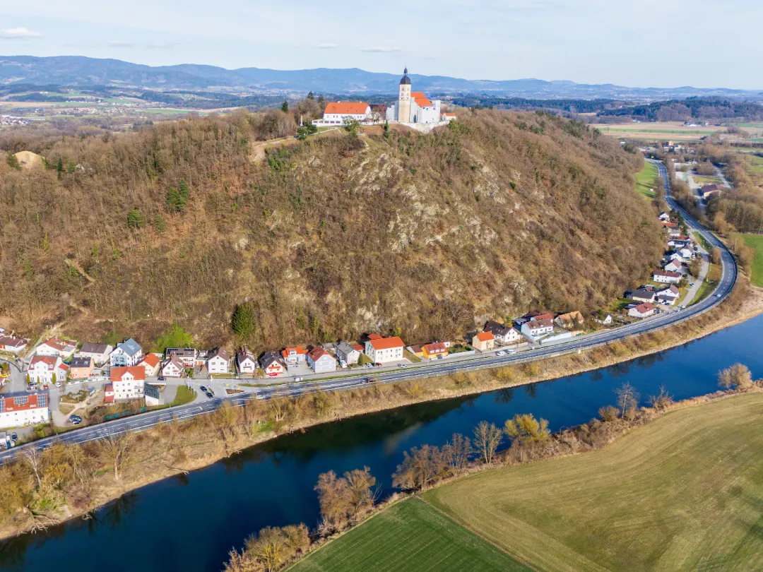 Bogenberg mit Donau
